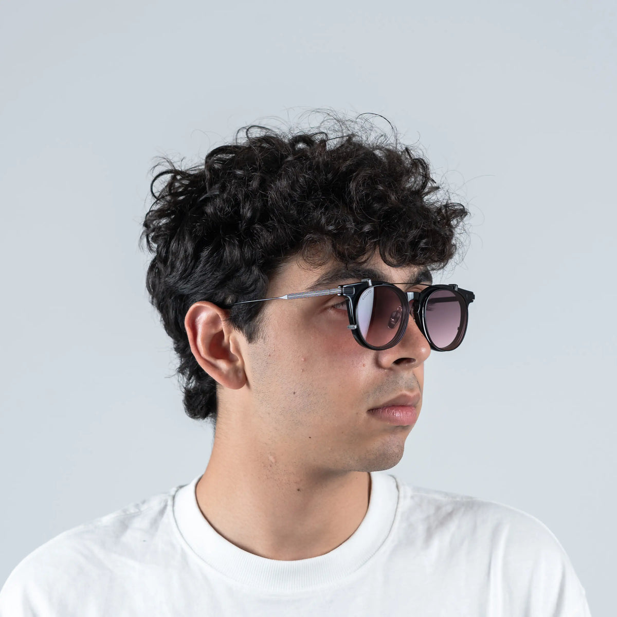 LUNARO, BLACK / DARK RASPBERRY LENS, lifestyle image 15
