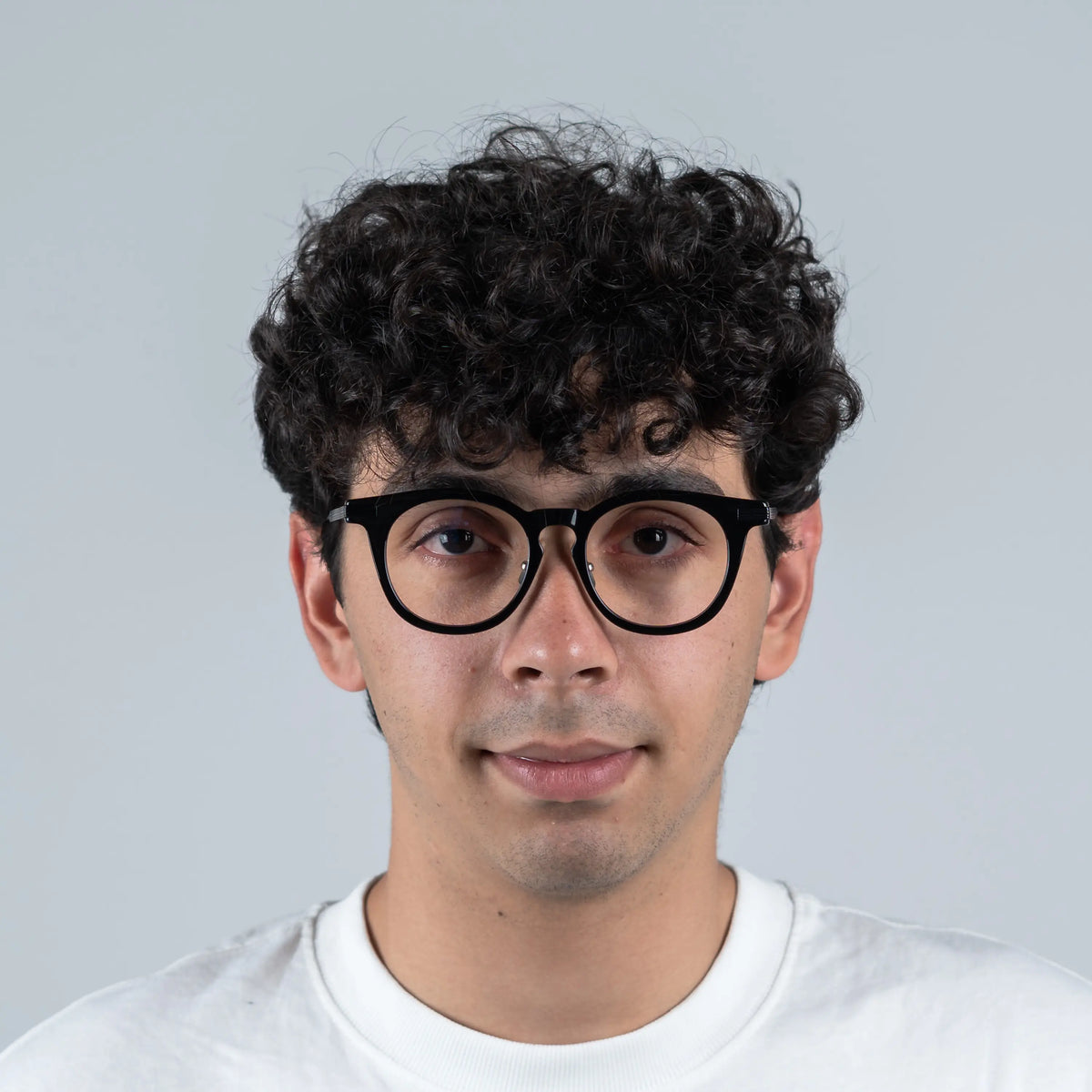 LUNARO, BLACK / DARK RASPBERRY LENS, lifestyle image 16