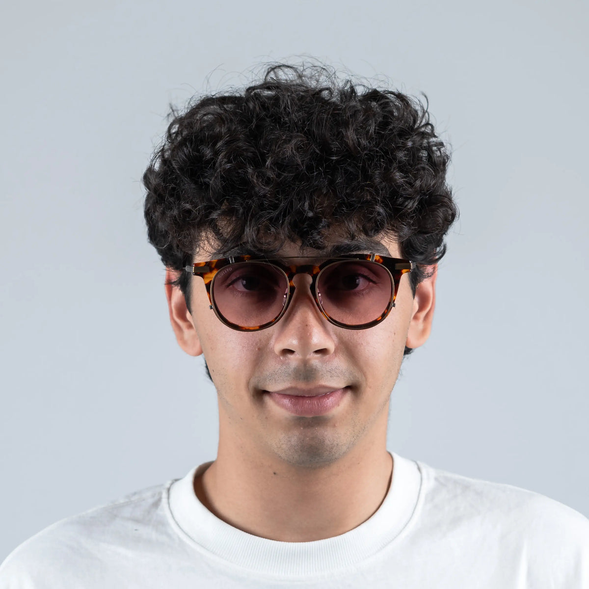 LUNARO, TORTOISESHELL / DARK RASPBERRY LENS, lifestyle image 17